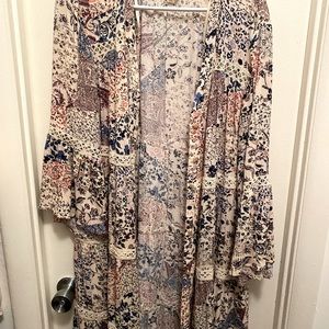 Beautiful flowy comfy accent cover XXL